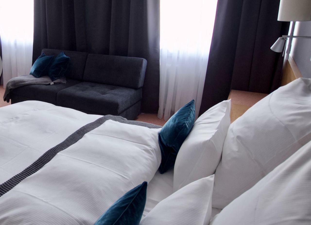 Hotel Tari Höchberg Dış mekan fotoğraf
