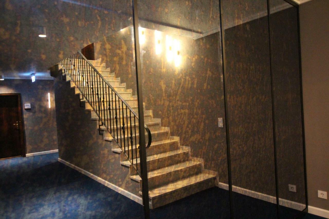 Hotel Tari Höchberg Dış mekan fotoğraf